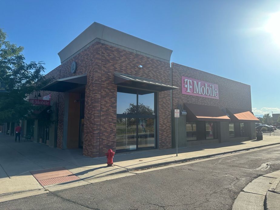 Exterior photo of T-Mobile Store at Bradburn & 120th, Westminster, CO