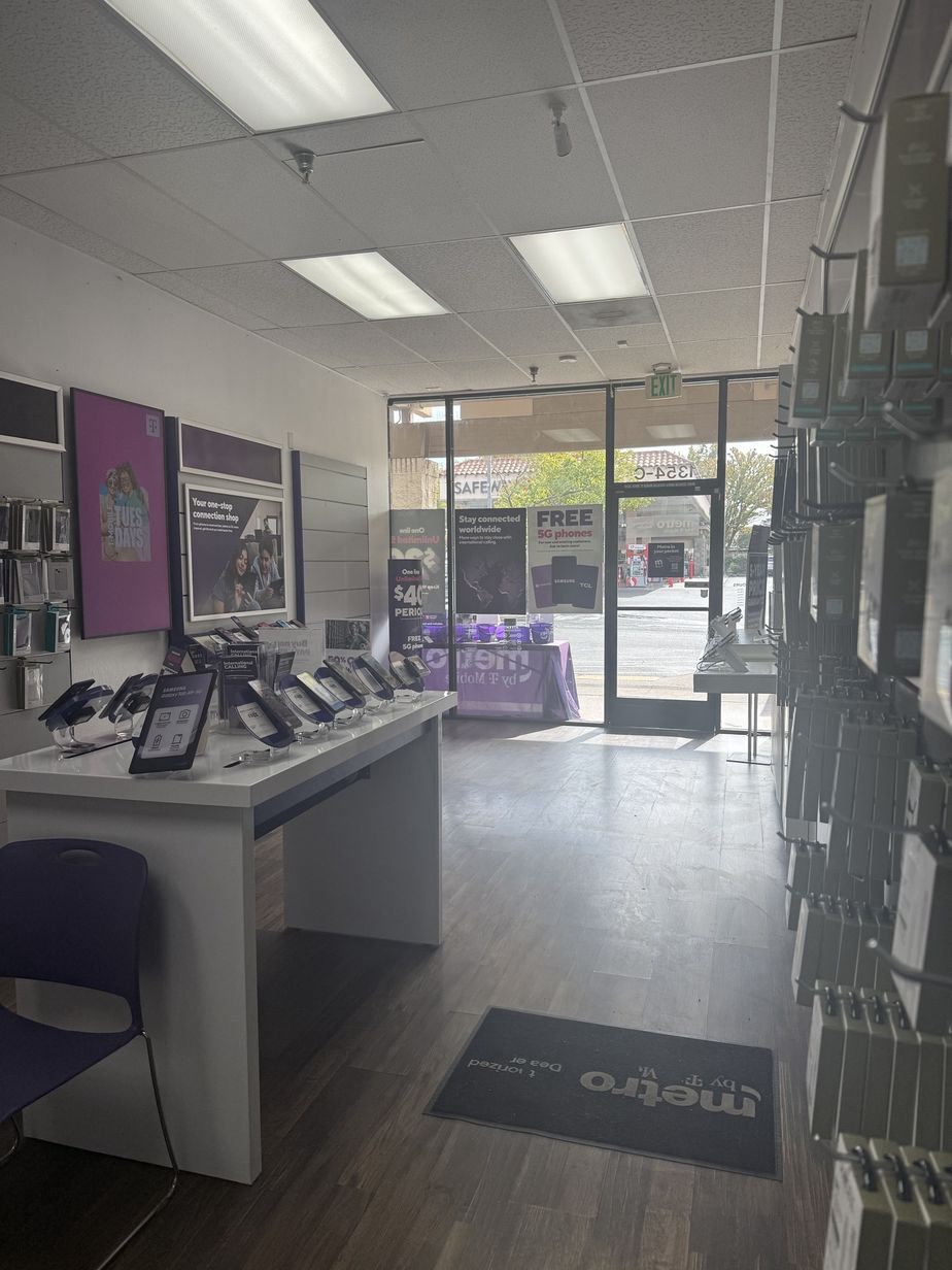 Metro by T-Mobile 1354 East Ave - 1354 East Ave 