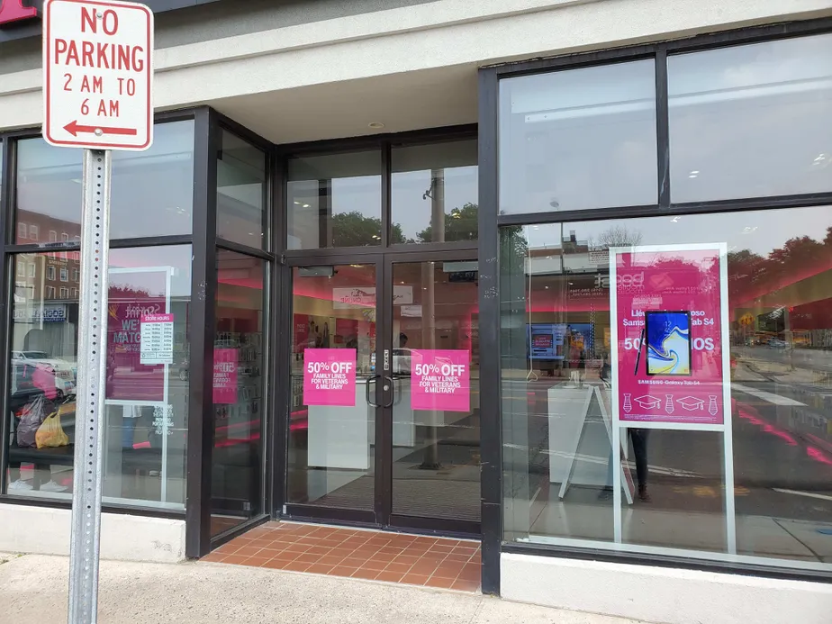 Exterior photo of T-Mobile store at Fulton & Cathedral, Hempstead, NY