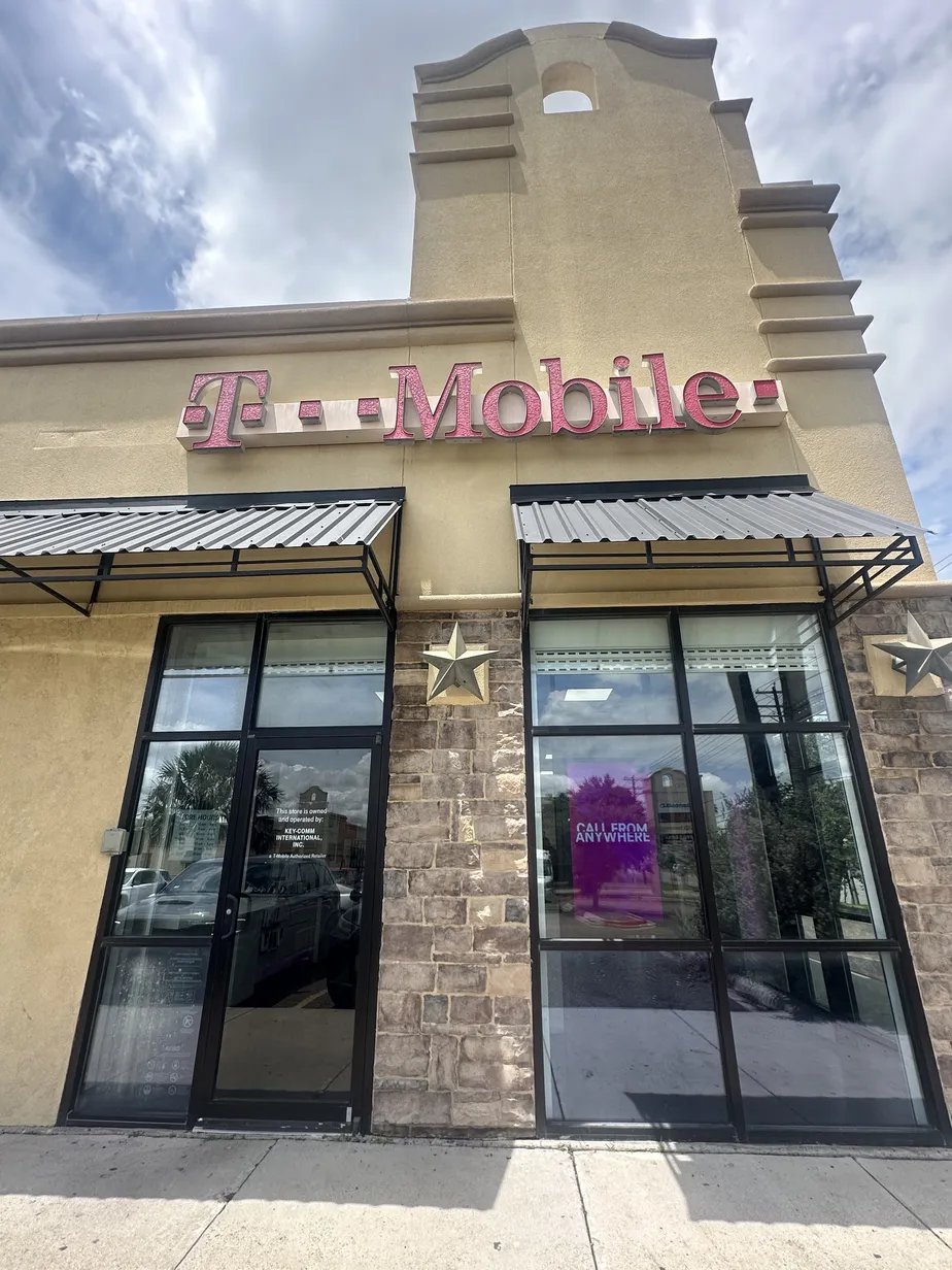  Exterior photo of T-Mobile Store at Plaza Viejo, Brownsville, TX 