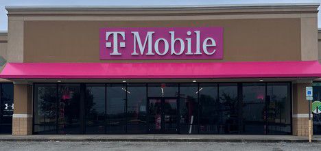 Exterior photo of T-Mobile Store at Hwy 3089 & Thibaut Dr, Donaldsonville, LA