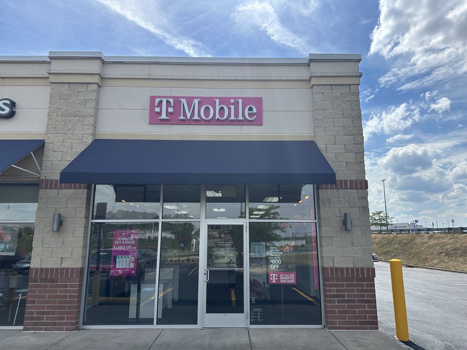 Exterior photo of T-Mobile Store at Walmart Dr & Synergy Dr, Uniontown, PA