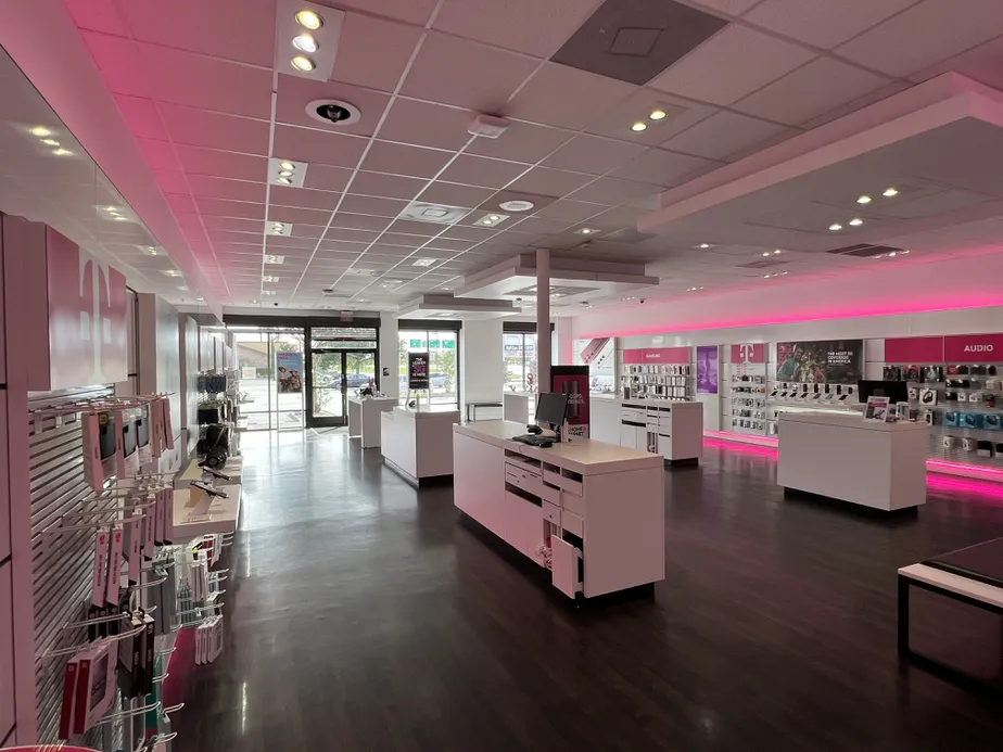 Interior photo of T-Mobile Store at Monument, Jacksonville, FL