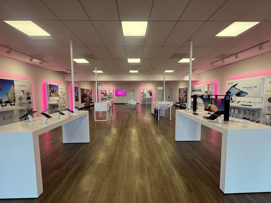  Interior photo of T-Mobile Store at Main St & E Mountain View St, Barstow, CA 