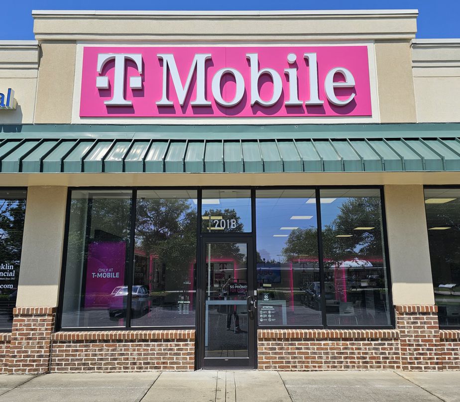 Exterior photo of T-Mobile Store at McMeans & 3rd, Bay Minette, AL