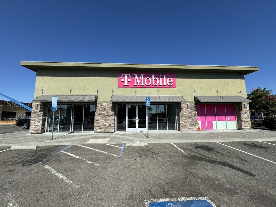 Exterior photo of T-Mobile Store at Spreckel's Park Shopping Ctr, Manteca, CA