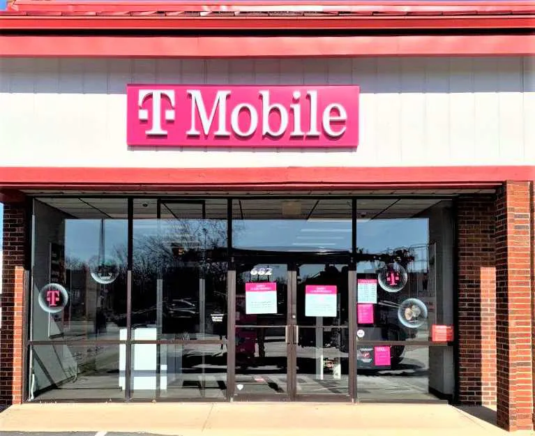 Exterior photo of T-Mobile store at Scioto St & Jefferson Ave, Urbana, OH
