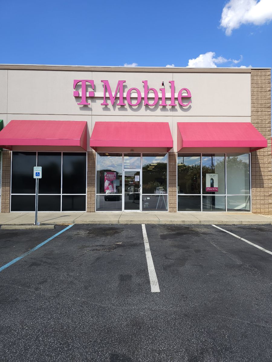 Exterior photo of T-Mobile Store at Bypass 72 NW & Mathis Rd, Greenwood, SC