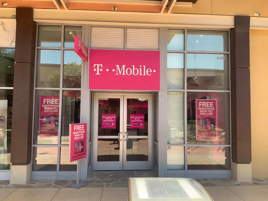 Exterior photo of T-Mobile store at Shops At La Cantera, San Antonio, TX