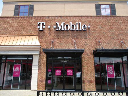Exterior photo of T-Mobile Store at Plaza at Windward, Alpharetta, GA