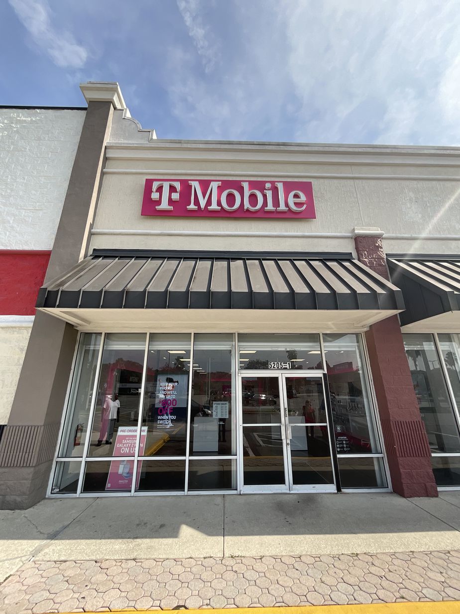 Exterior photo of T-Mobile Store at Normandy Village, Jacksonville, FL