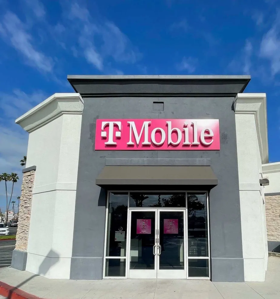 Exterior photo of T-Mobile Store at 17th & Santa Ana, Costa Mesa, CA