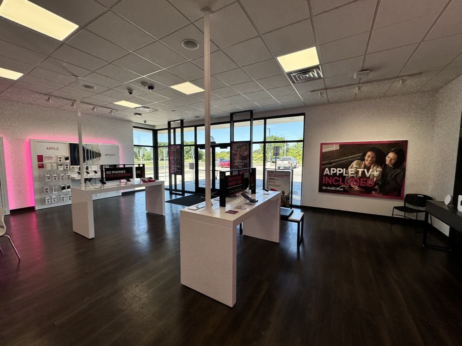 Interior photo of T-Mobile Store at Kansas & 15th, Liberal, KS