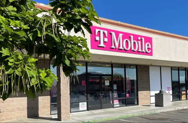 Exterior photo of T-Mobile Store at Fort Jones Rd & Moonlit Oaks Ave, Yreka, CA