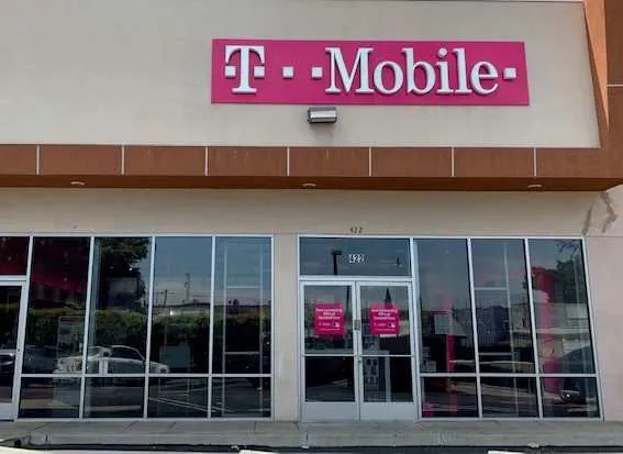 Exterior photo of T-Mobile store at Gaffey & 5th, San Pedro, CA