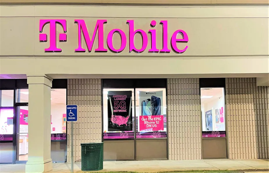  Exterior photo of T-Mobile store at Forest Dr & Gamewell Dr, Columbia, SC 