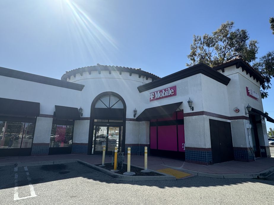 Exterior photo of T-Mobile Store at Wooley & Oxnard at 5 Points, Oxnard, CA