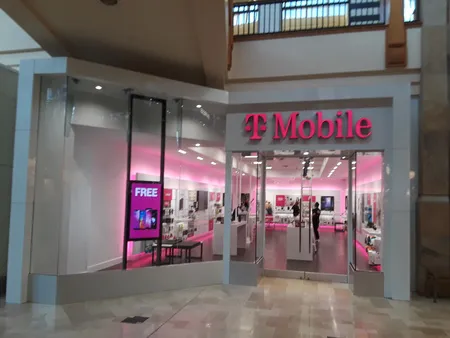  Exterior photo of T-Mobile Store at Park Meadows, Lone Tree, CO 
