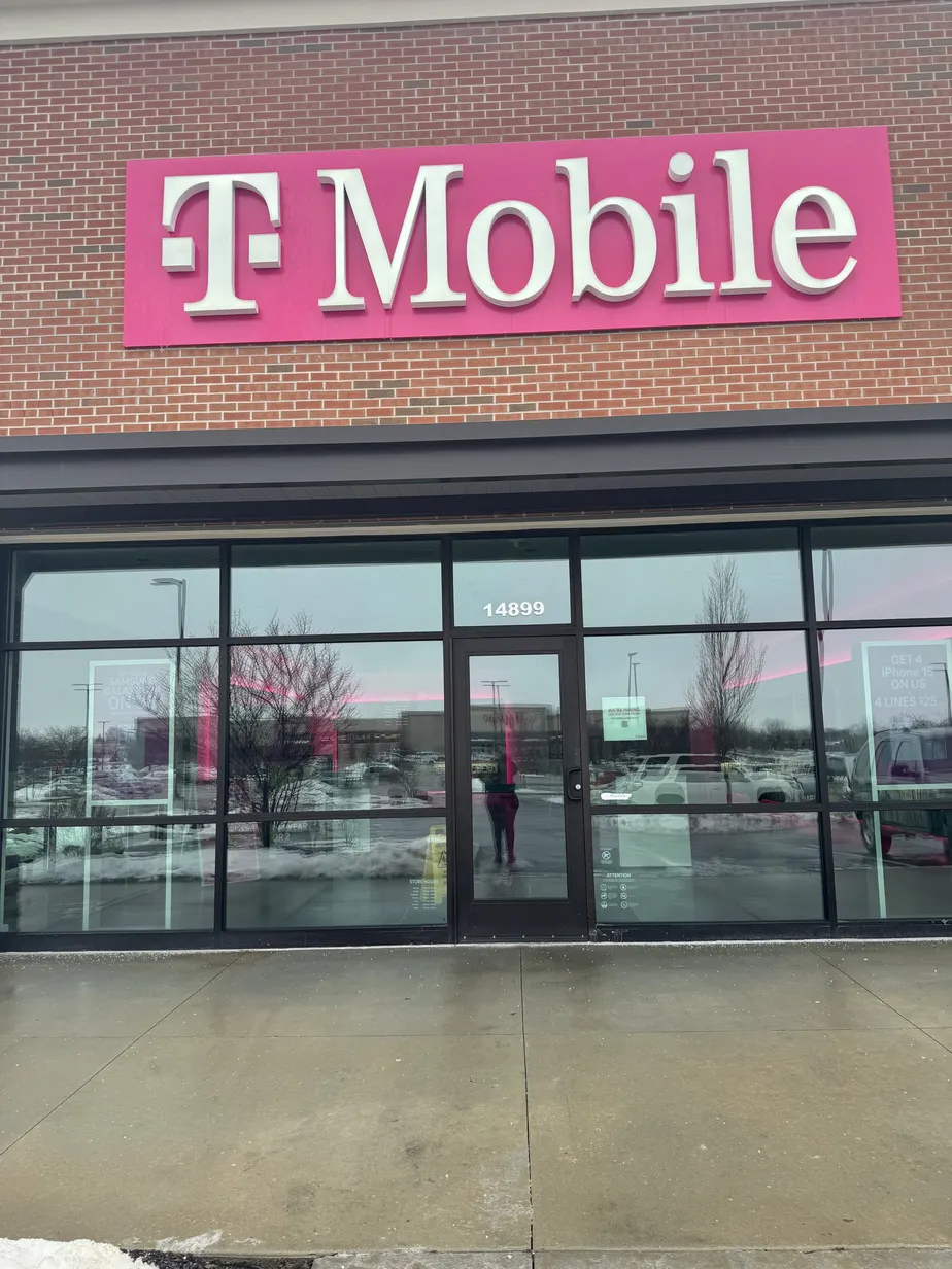  Exterior photo of T-Mobile Store at 151st St & Black Bob Rd, Olathe, KS 