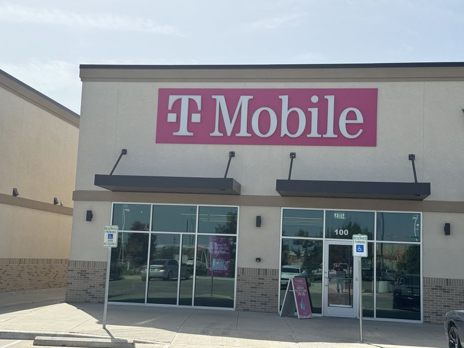 Exterior photo of T-Mobile Store at Walton Dr & Kings Fort Pkwy, Kaufman, TX