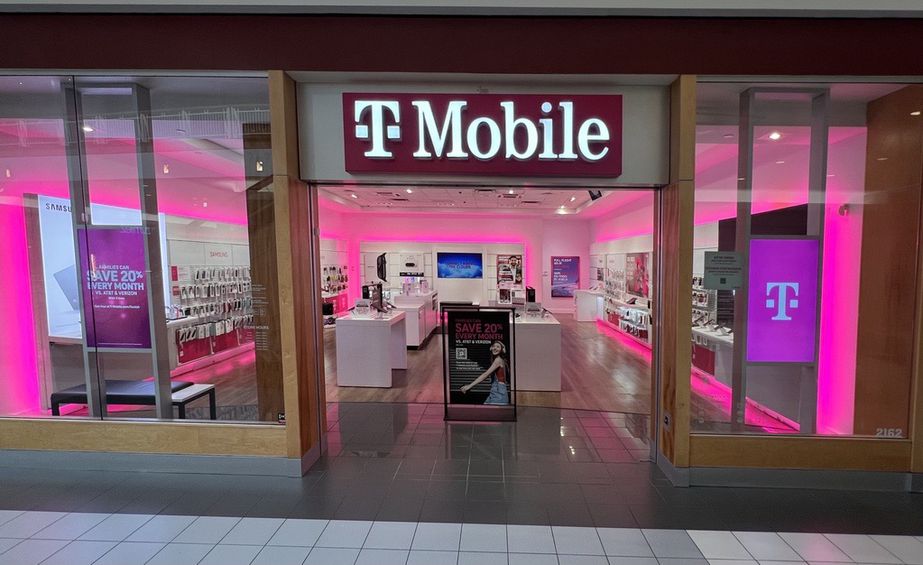 Exterior photo of T-Mobile Store at Brass Mill Center, Waterbury, CT