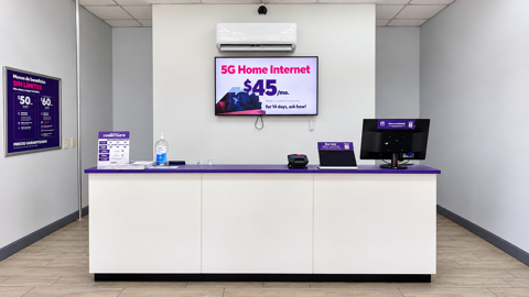 Metro by T-Mobile 2853 S Richey St - 2853 S Richey St 