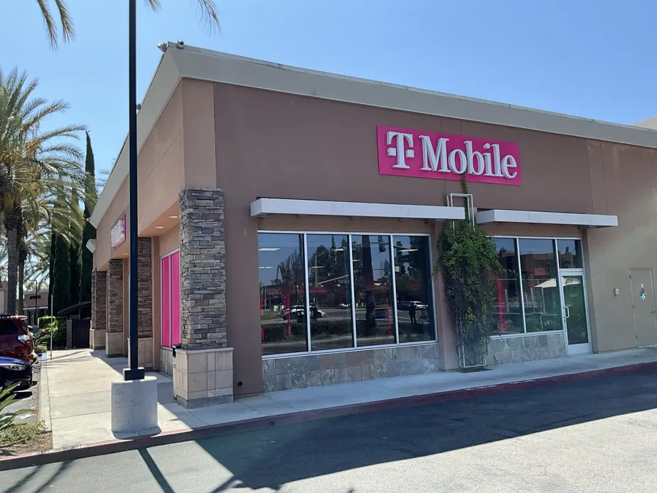  Exterior photo of T-Mobile Store at Red Hill & Edinger, Tustin, CA 