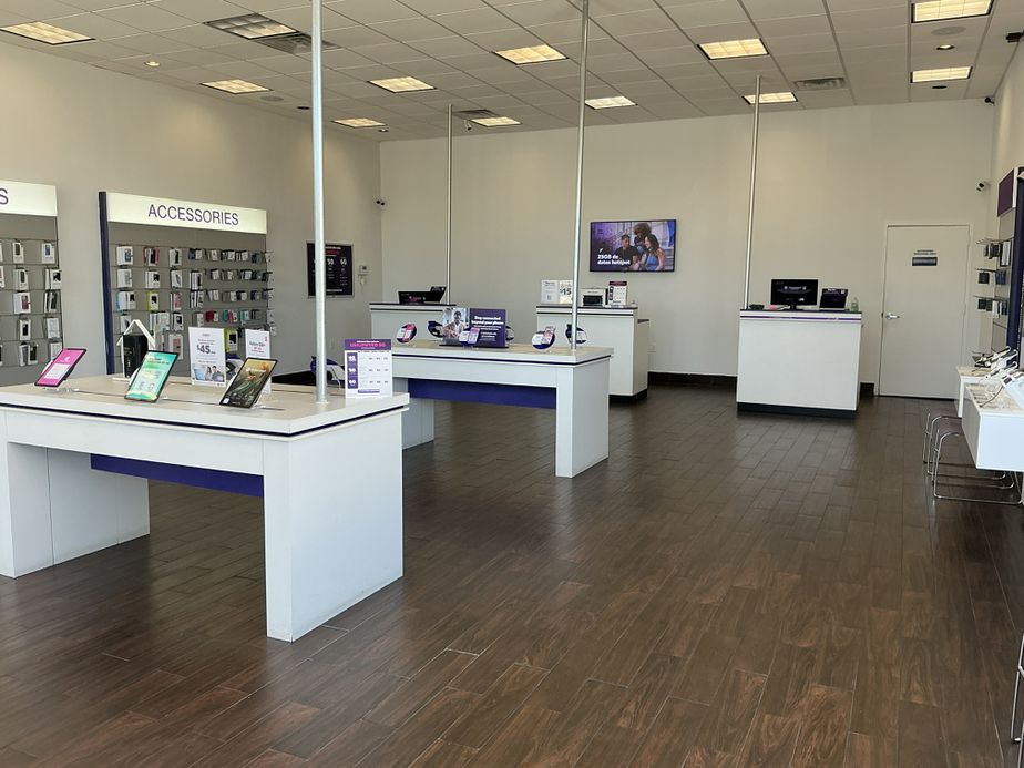 Metro by T-Mobile 3051 Fry Rd - 3051 Fry Rd