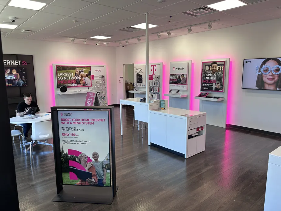  Interior photo of T-Mobile Store at Stayton Shops, Stayton, OR 