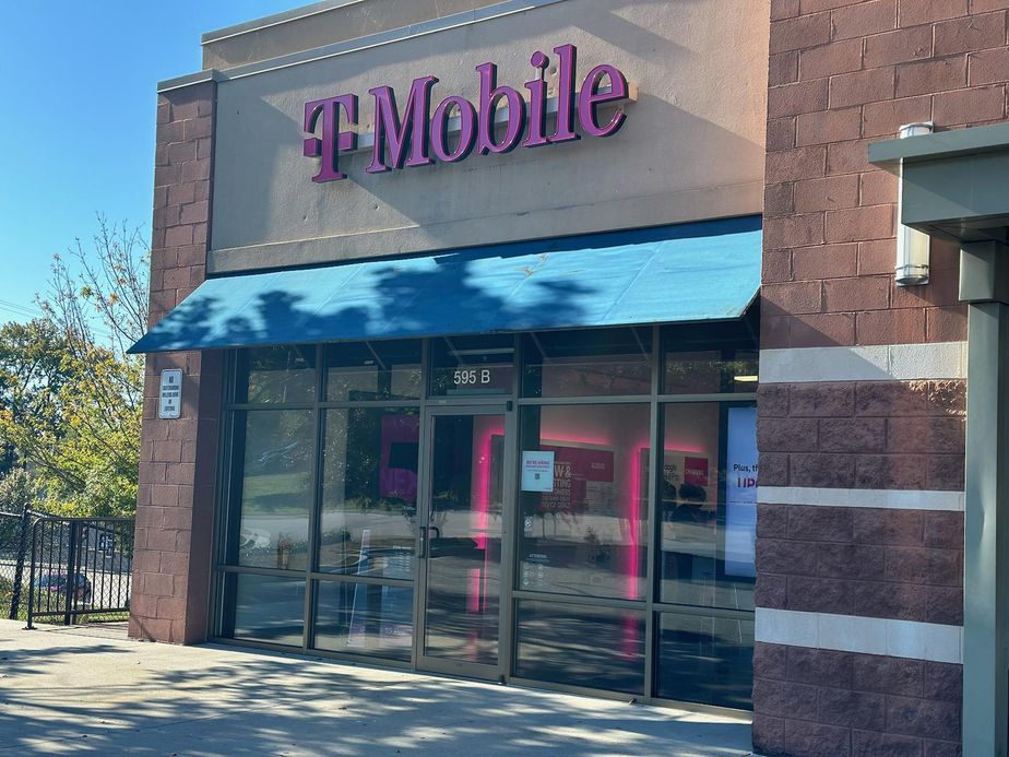 Exterior photo of T-Mobile Store at Holt Garrison Pky & Coleman St, Danville, VA