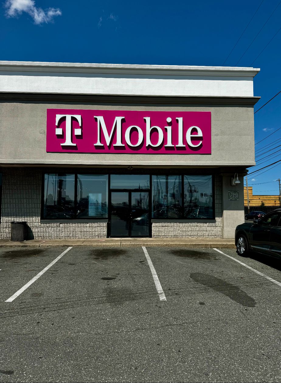 Exterior photo of T-Mobile Store at Aramingo Ave & Castor Ave, Philadelphia, PA