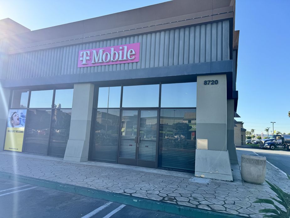 Exterior photo of T-Mobile Store at El Paseo South Gate, South Gate, CA