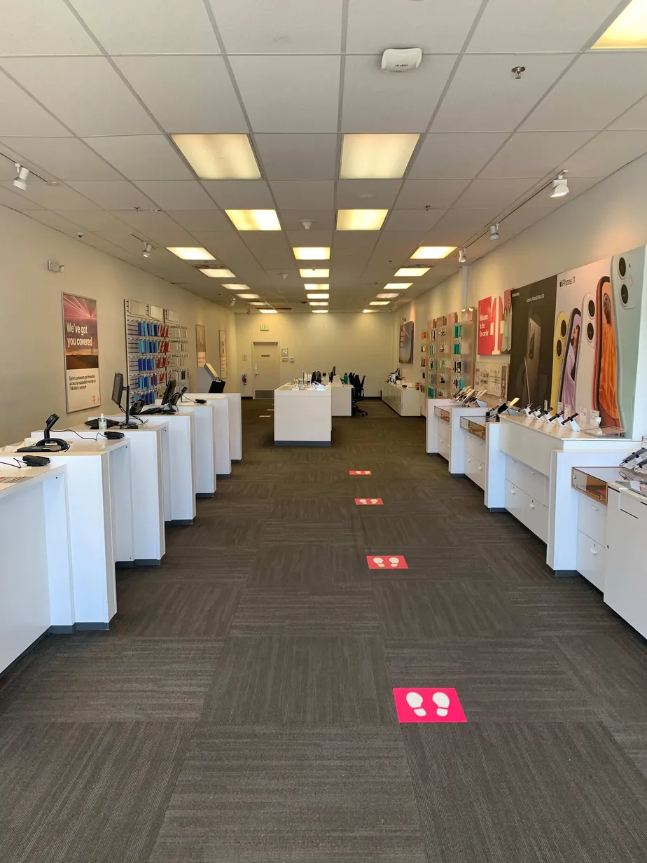  Interior photo of T-Mobile Store at Reisterstown Rd & Kenmar Ave, Owings Mills, MD 