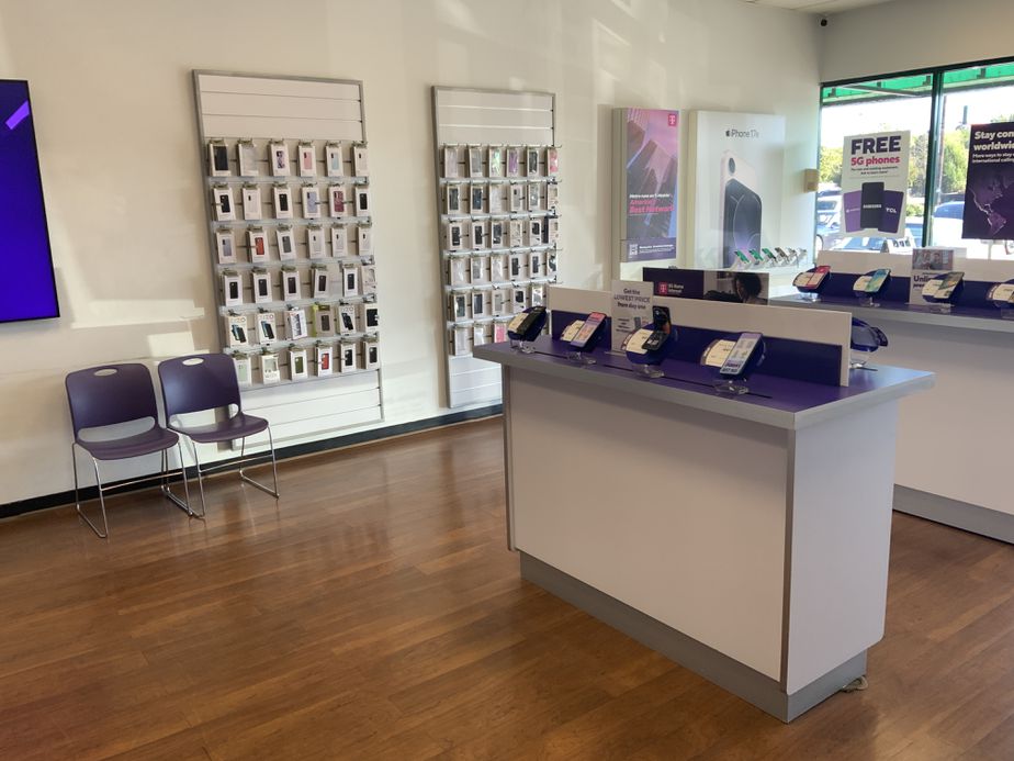 Metro by T-Mobile 3041 W 11th Ave - 3041 W 11th Ave