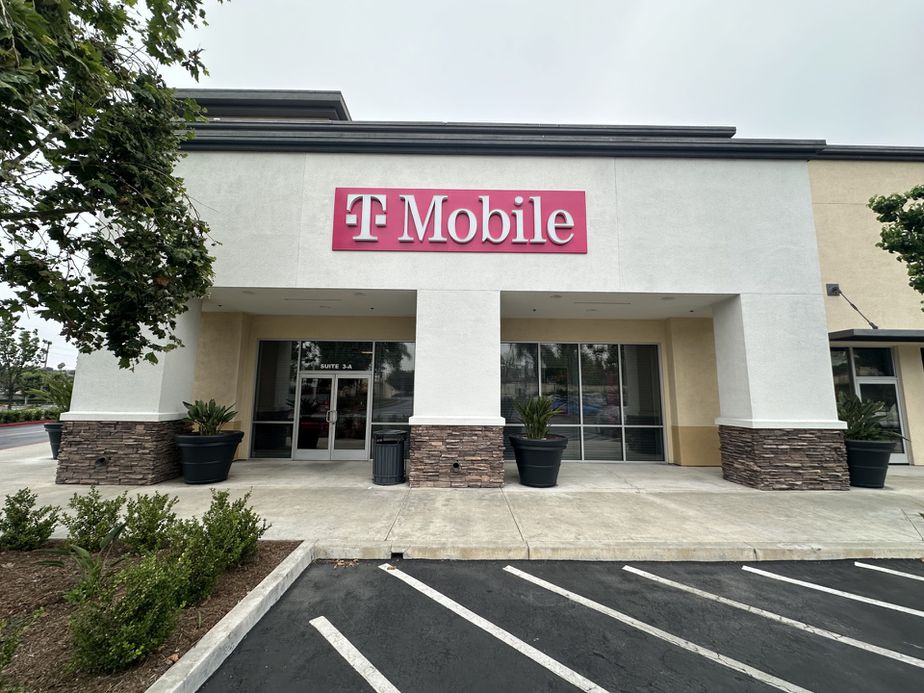 Exterior photo of T-Mobile Store at Imperial Hwy & Idaho, La Habra, CA