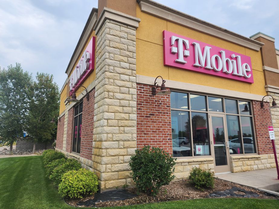 Exterior photo of T-Mobile Store at County Hwy120 & County Rd 1, Sartell, MN