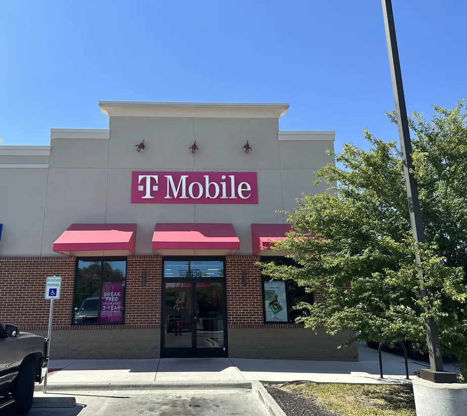 Exterior photo of T-Mobile Store at E Berry St & S Wesleyan Dr, Fort Worth, TX