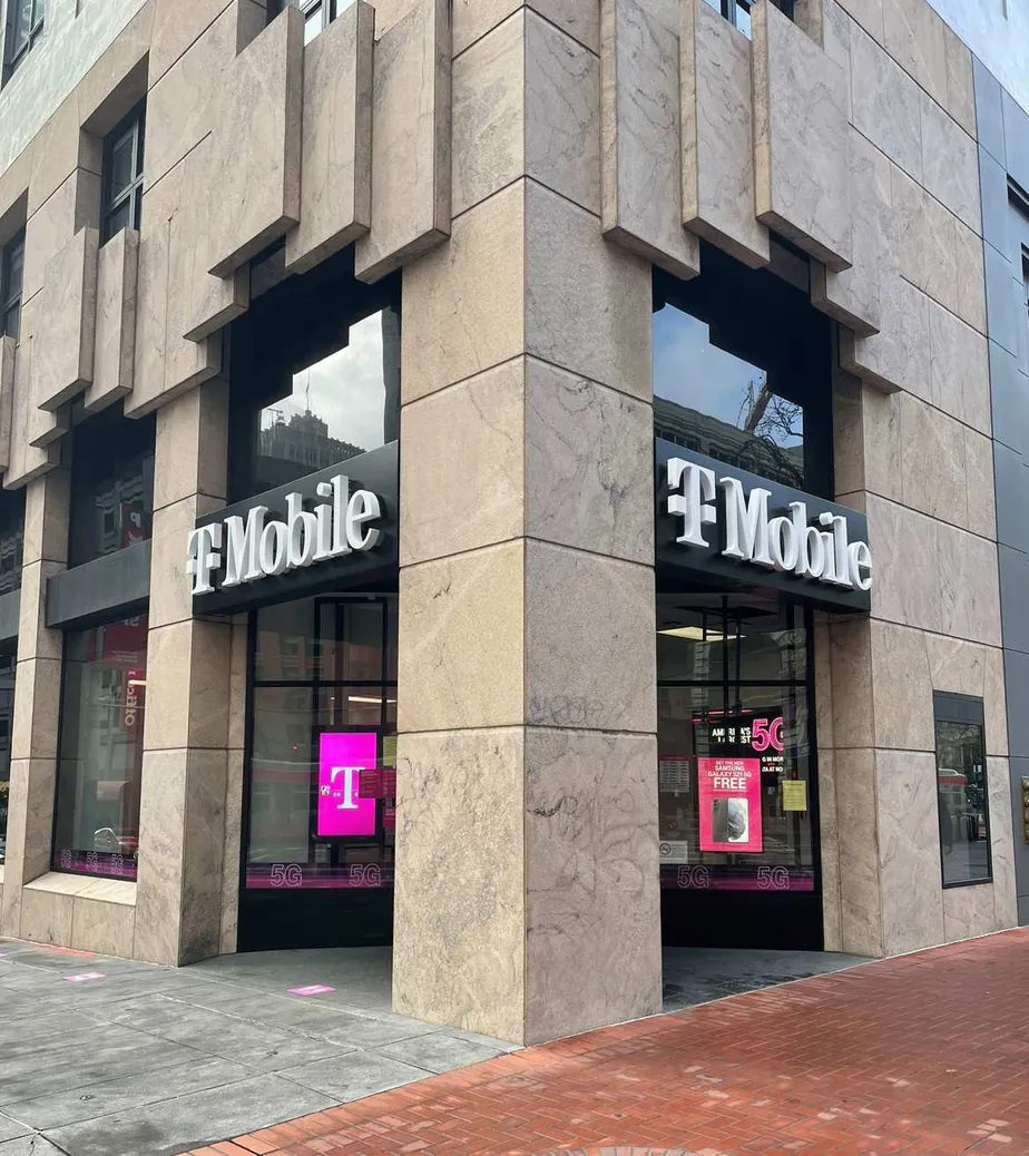 Exterior photo of T-Mobile store at Market St & 3rd St, San Francisco, CA