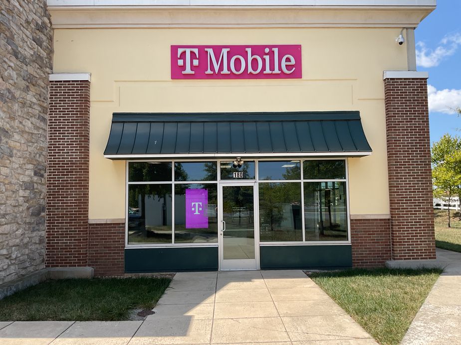 Exterior photo of T-Mobile Store at Dulles Landing Shopping Center, Dulles, VA