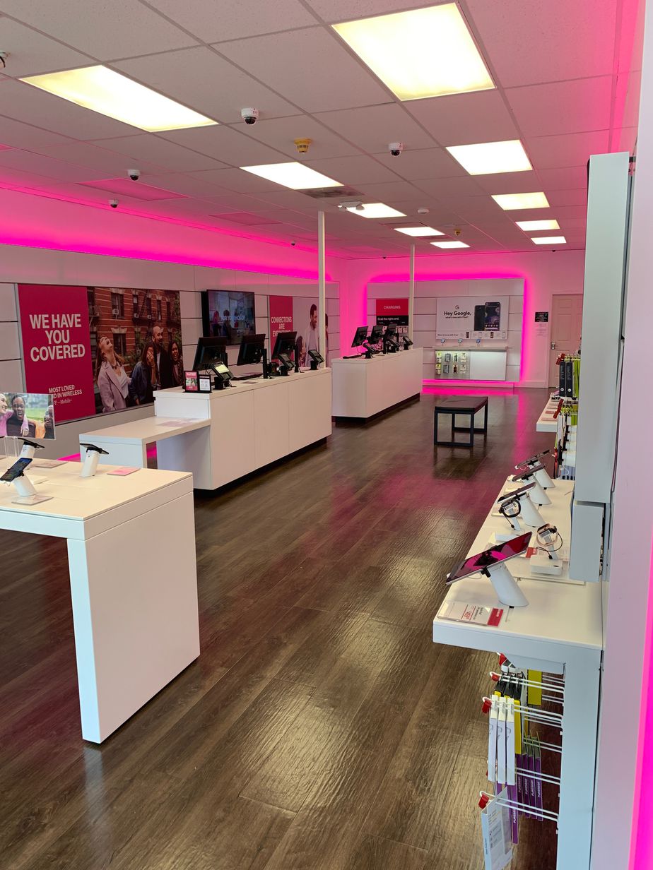 Interior photo of T-Mobile Store at Kendig Square, Willow Street, PA