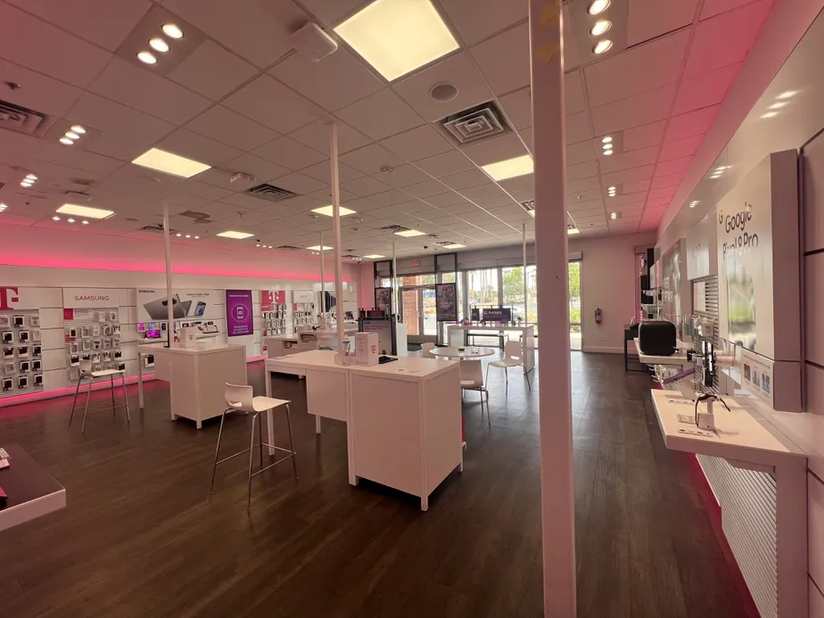 Interior photo of T-Mobile Store at Yuma Palms Center, Yuma, AZ 