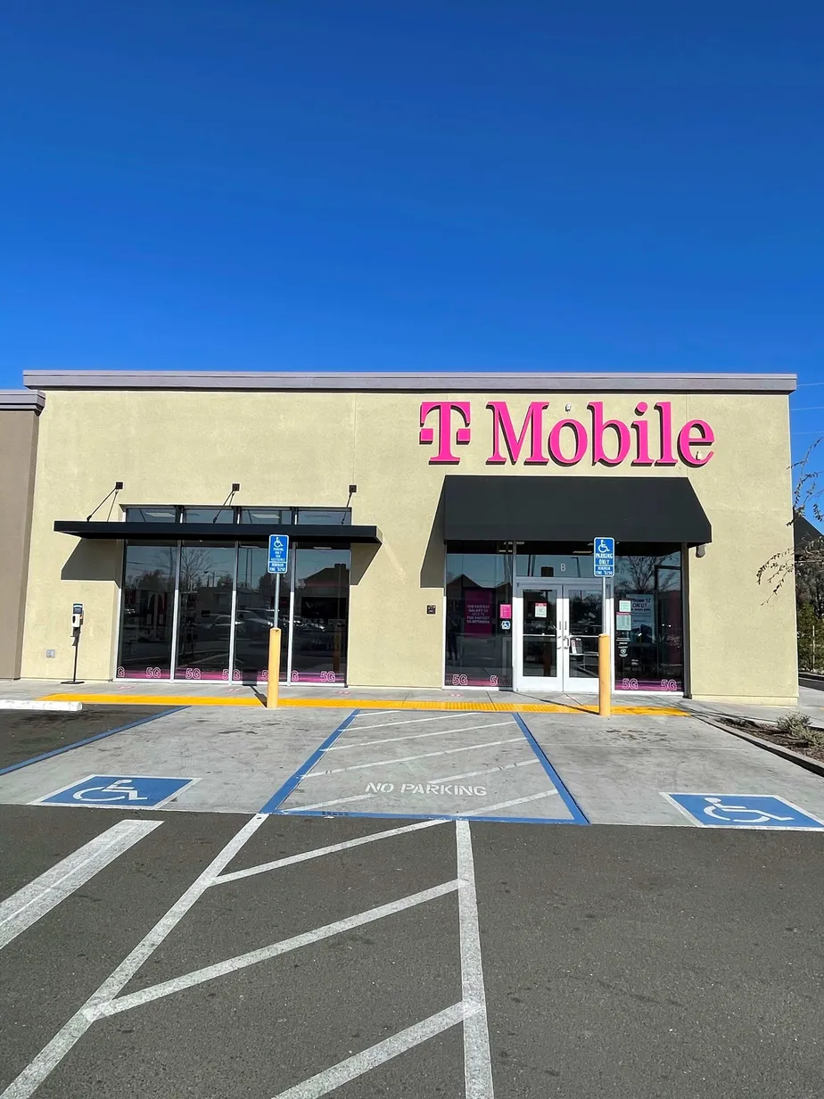 Exterior photo of T-Mobile store at Florin Rd & Franklin Blvd, Sacramento, CA