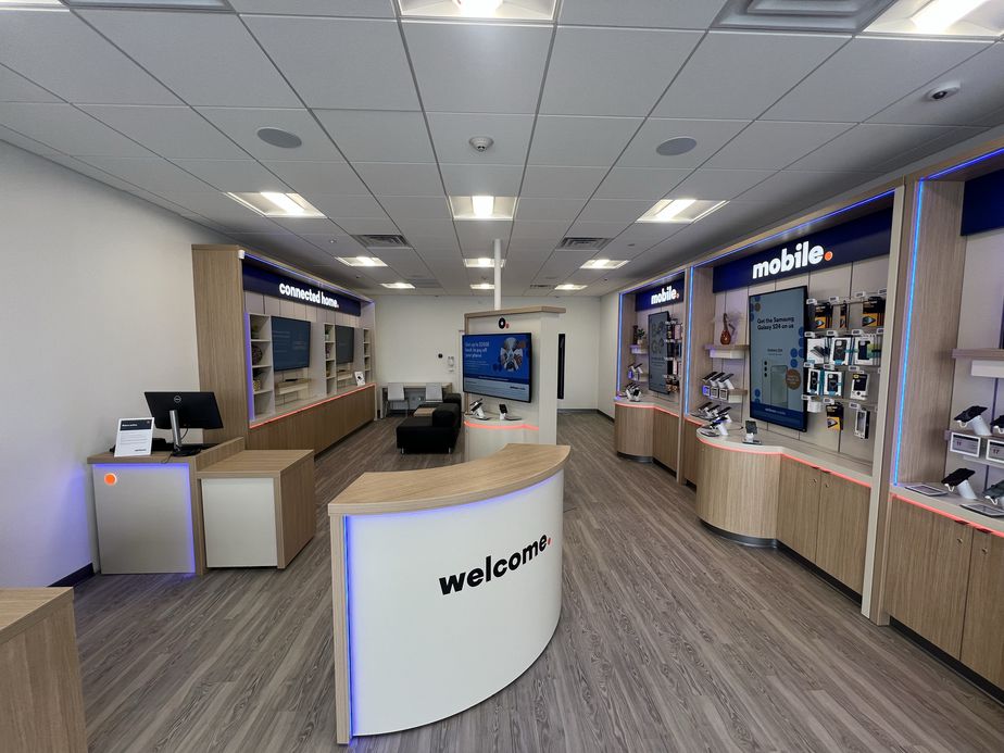  Elkins 8578 Inside Store 3.jpg 