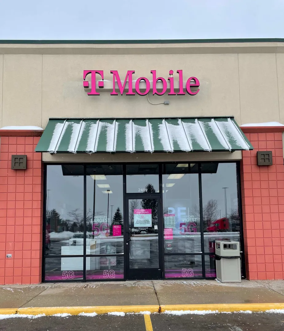 Exterior photo of T-Mobile store at Ontario Dr & S Us Hwy 27, St. Johns, MI