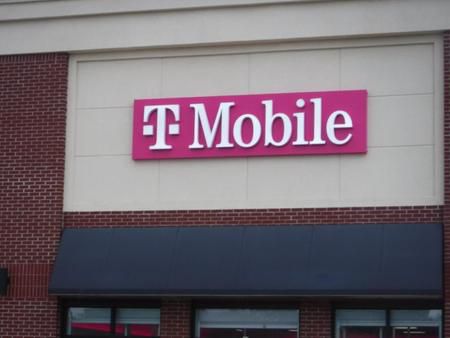 Exterior photo of T-Mobile Store at 3rd & Helen, Terre Haute, IN