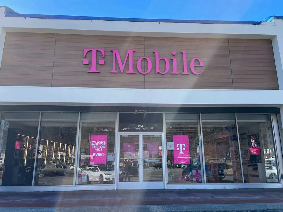 Exterior photo of T-Mobile Store at Mcknight Rd & Siebert Rd, Pittsburgh, PA