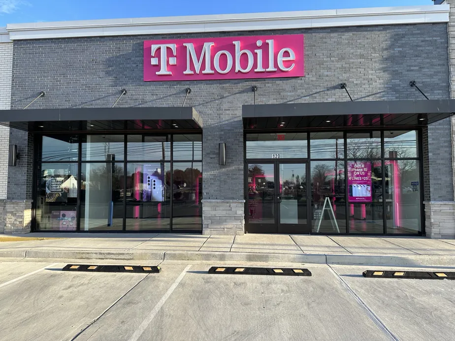 Exterior photo of T-Mobile Store at Rte 140 & Malcolm Dr, Westminster, MD