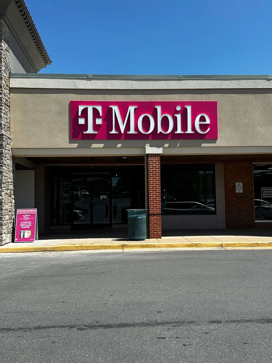  Exterior photo of T-Mobile Store at Sudley Rd & Lomond Dr, Manassas, VA 