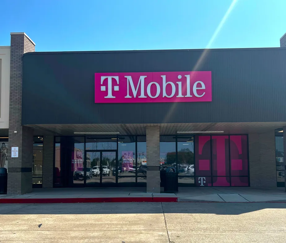 Exterior photo of T-Mobile Store at N Airline Hwy & S Airline Hwy, Gonzales, LA