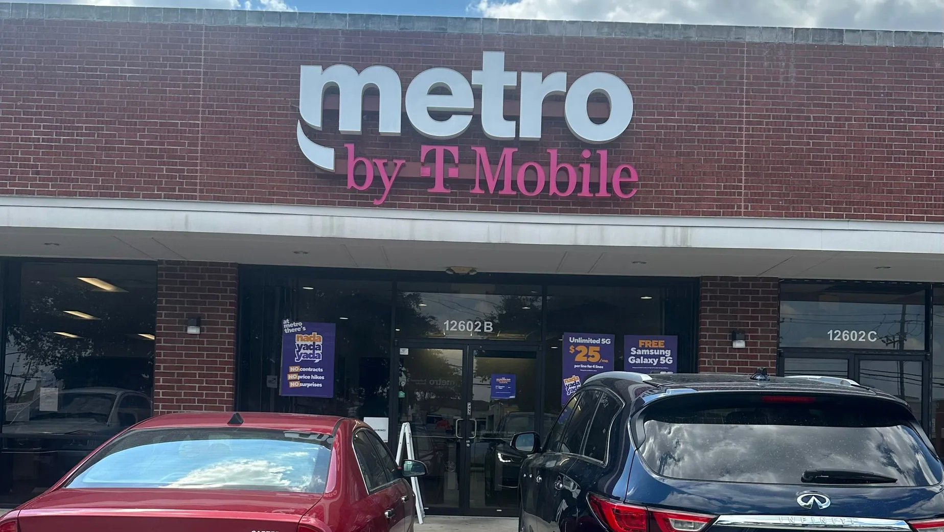 Metro by T-Mobile 12602 Westheimer Rd | Houston, TX